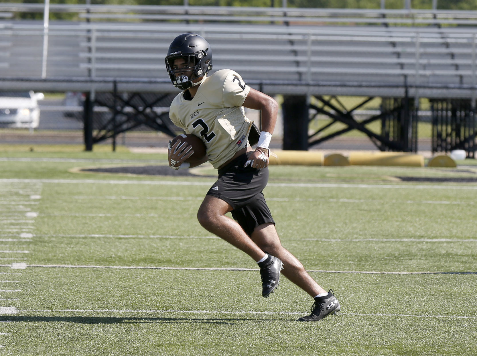 DB: Myles Slusher, Broken Arrow